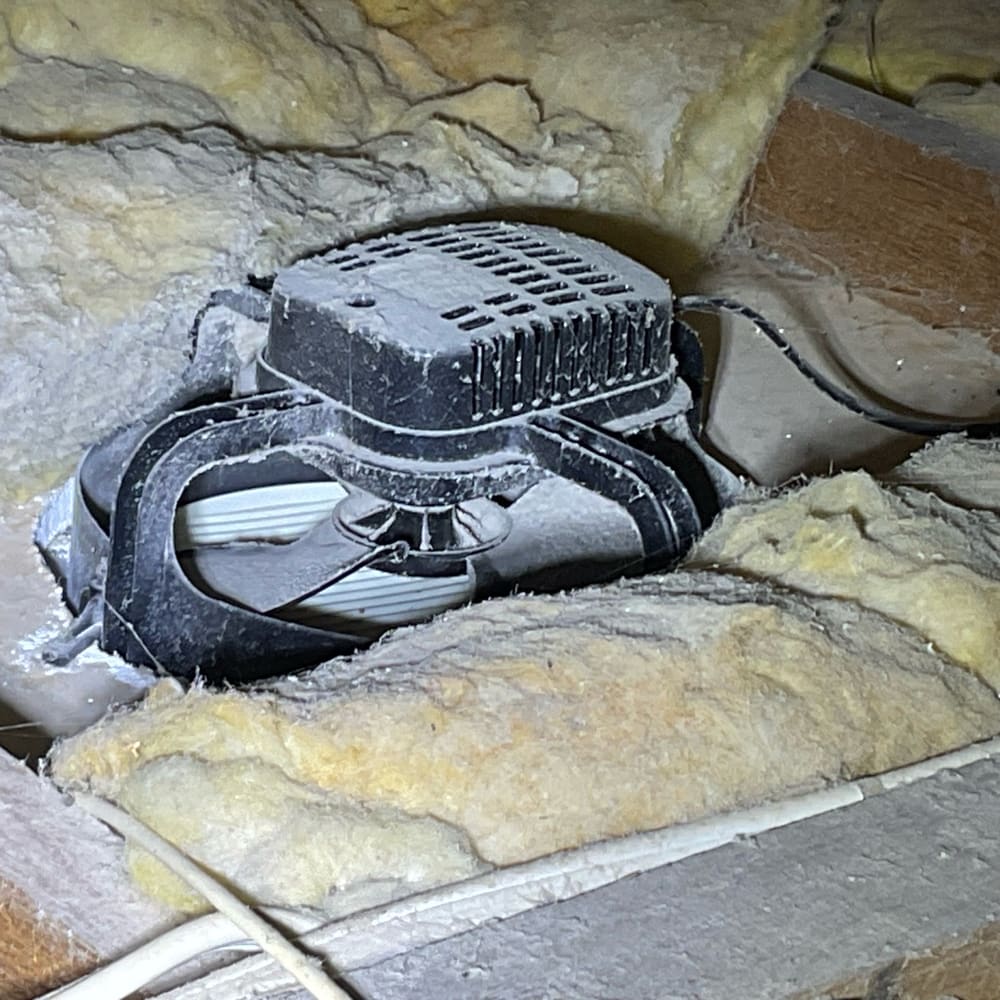 Exhaust fan unducted in the roof, Croydon North, Mickleham